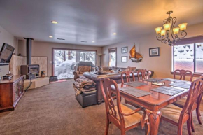 Cozy Incline Village Townhome with Private Deck